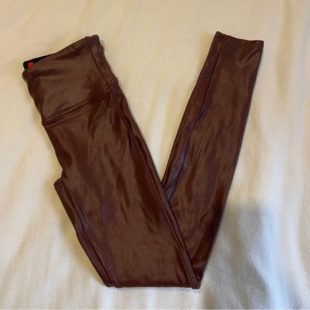 Spanx - Faux Leather Leggings in Wine